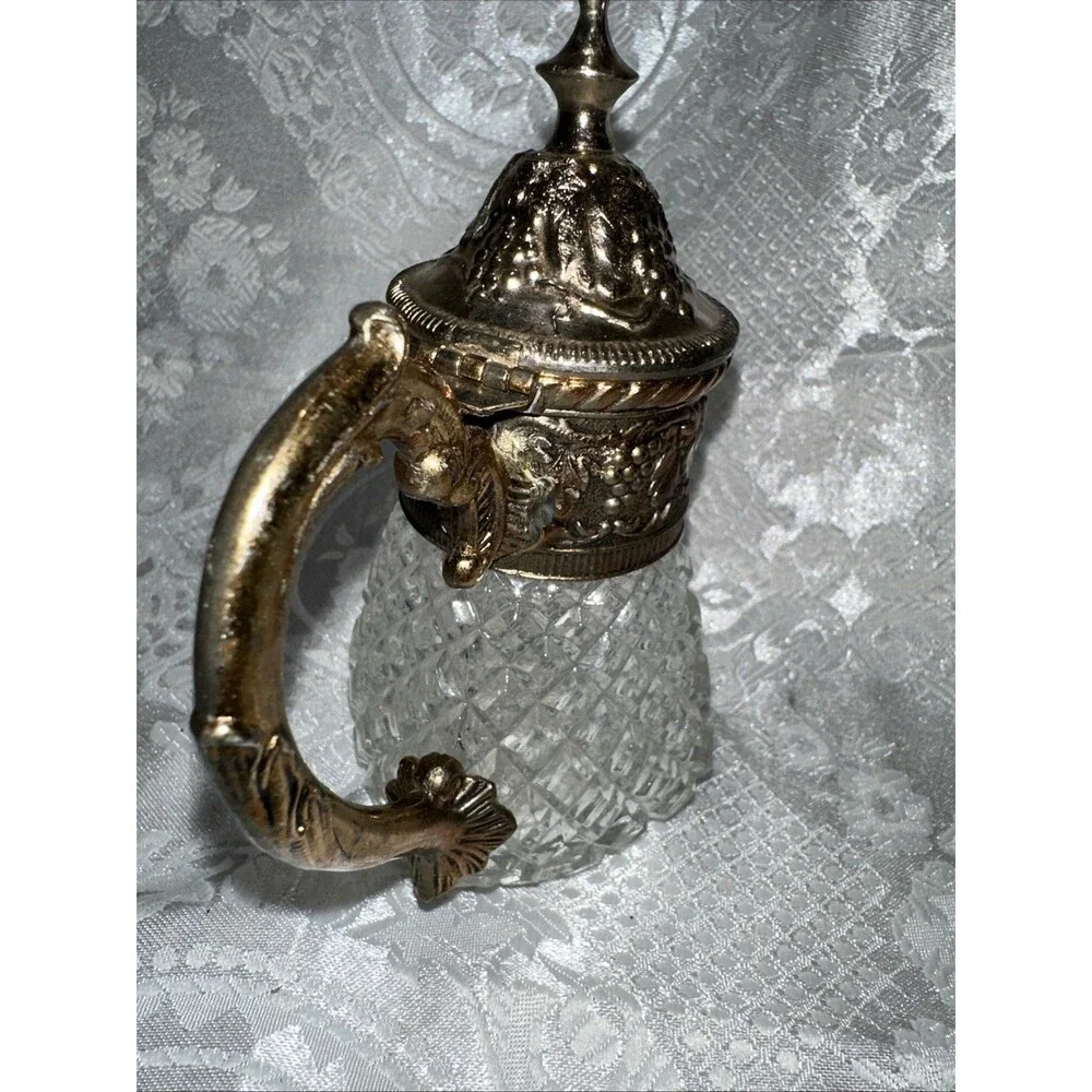 Vintage Raimond Glass Pourer